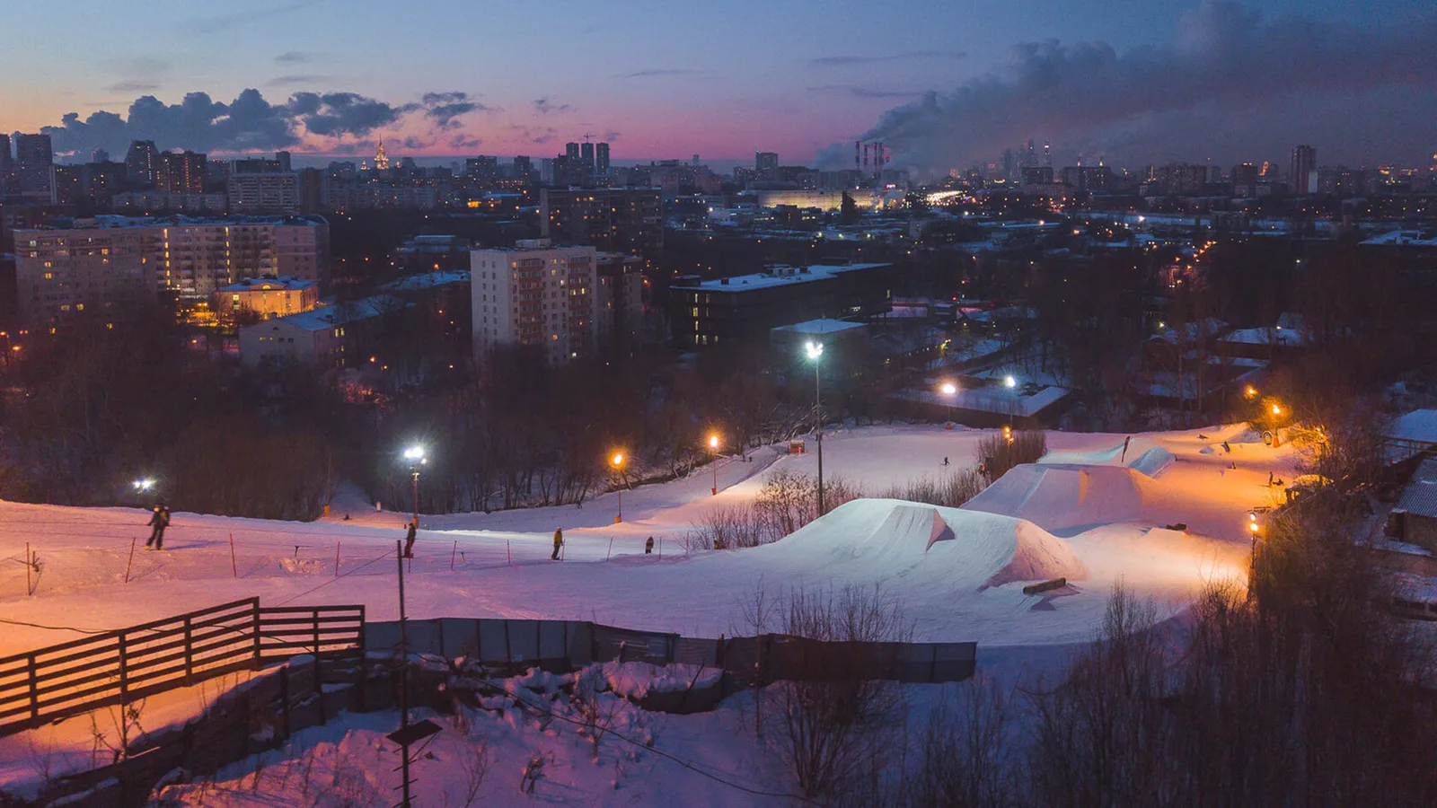 Снежные спуски спорткомплекса «Кант»