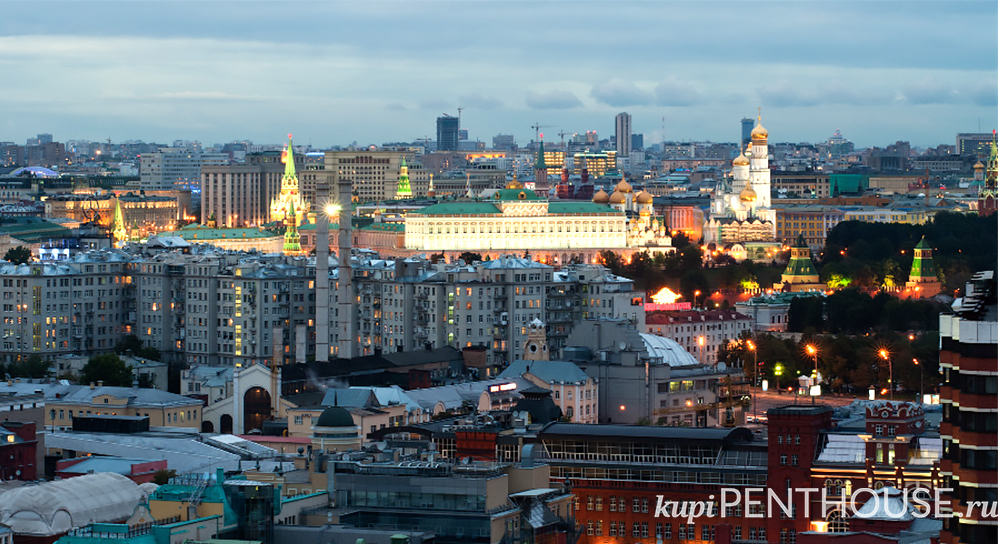 Vid na Kreml iz penthausa v Imperskom Dome, Yakimanskiy pereulok